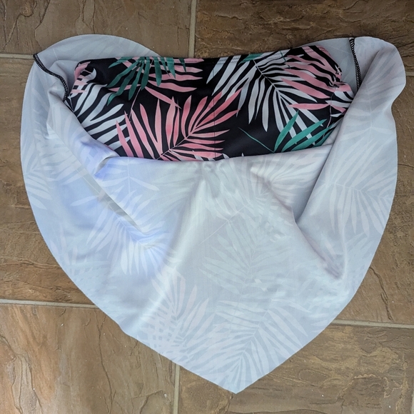 2/$15 Woman's SHEIN Tropical Floral Black, Pink & Blue Flowy Tankini Top - Picture 2 of 5